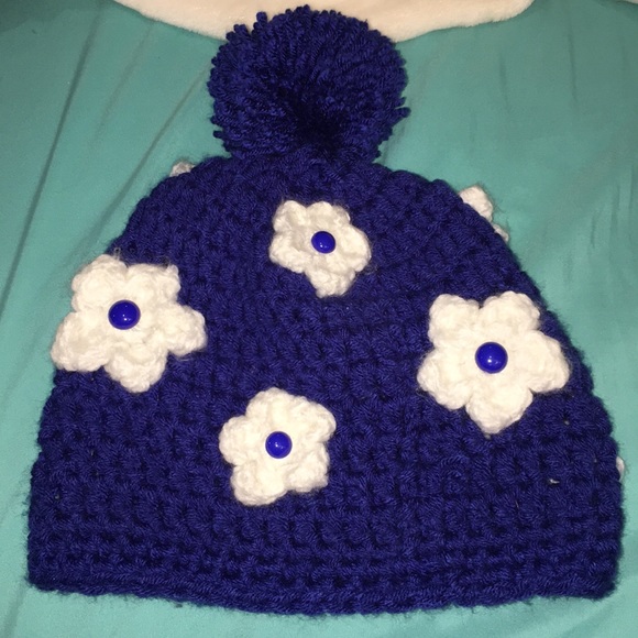 Blue winter hat - Picture 1 of 1